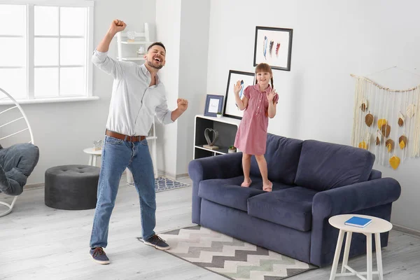 Father His Little Daughter Dancing Home — Stock Photo, Image