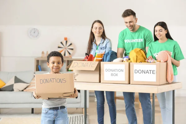 Volunteers Donations Orphan Home — Stock Photo, Image