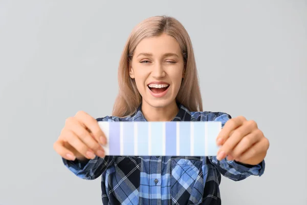 Young Woman Color Swatches Grey Background — Stock Photo, Image