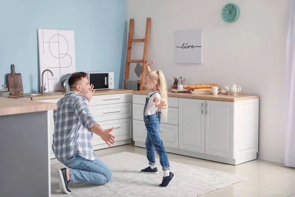 Man His Little Daughter Dancing Kitchen — Stock Photo, Image