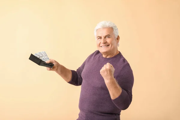 Happy Senior Man Purse Color Background — Stock Photo, Image