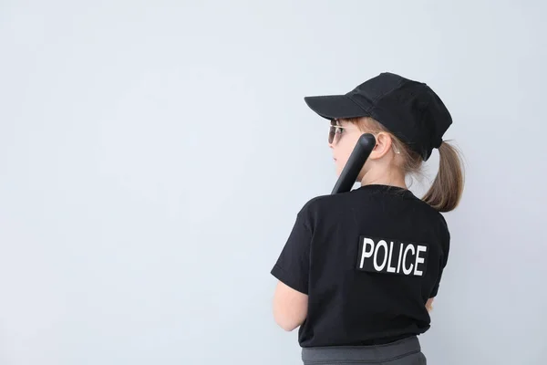 Cute Petit Agent Police Sur Fond Léger — Photo
