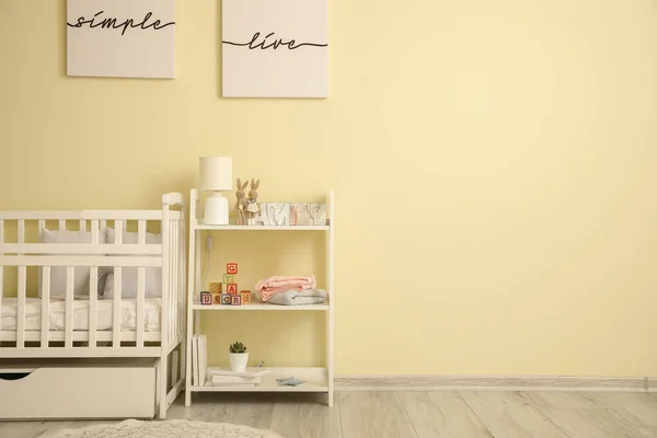 Cama Bebé Con Rack Interior Habitación Los Niños —  Fotos de Stock