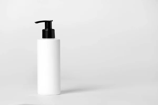 Bottle Shampoo Light Background — Stock Photo, Image