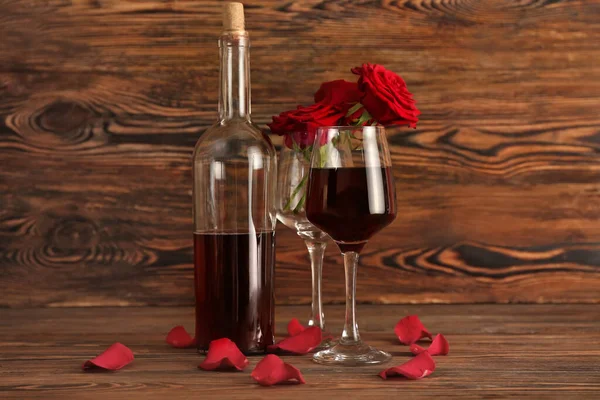 Bottle Wine Glasses Roses Table — Stock Photo, Image