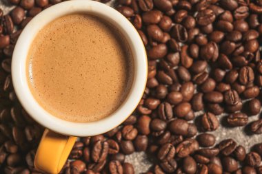 Fasulyeli sıcak kahve.