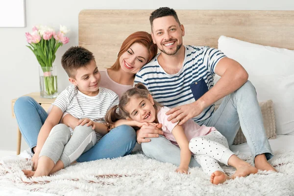 Famiglia Felice Camera Letto Casa — Foto Stock