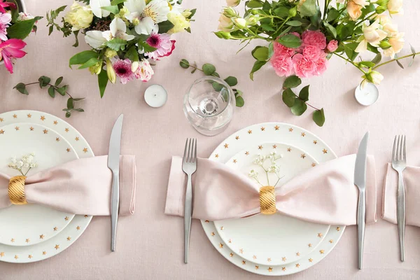 Prachtige Tafel Setting Voor Feestelijk Diner — Stockfoto