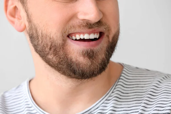 Smiling Young Man Light Background Closeup — Stock Photo, Image