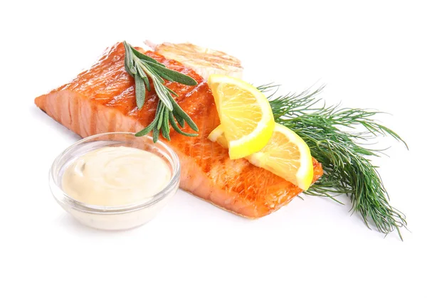 Filete Salmón Cocido Con Salsa Sobre Fondo Blanco —  Fotos de Stock