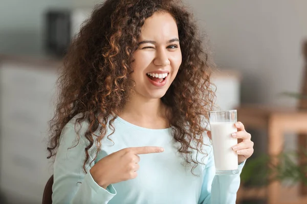Young African American Woman Milk Kitchen — Stock Photo, Image