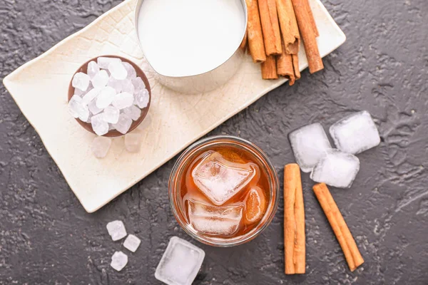 Samenstelling Met Lekkere Ijskoffie Tafel — Stockfoto