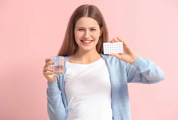 Young Woman Birth Control Pills Color Background — Stock Photo, Image