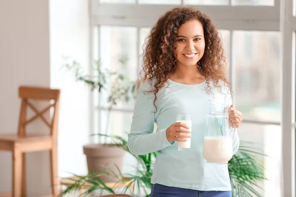 Young African American Woman Milk Kitchen — Stock Photo, Image