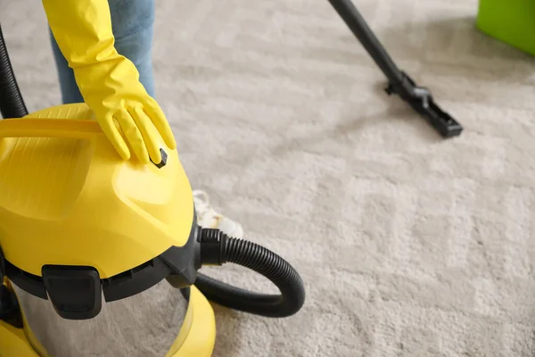 Young Woman Hoovering Floor Home — Stock Photo, Image