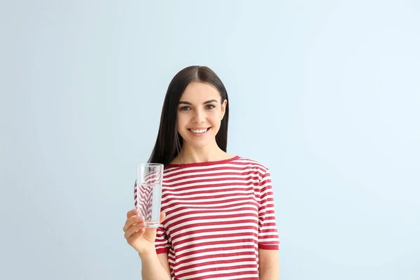 Beautiful Young Woman Drinking Water Color Background — Stock Photo, Image