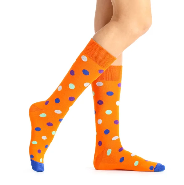 Beine Der Jungen Frau Socken Auf Weißem Hintergrund — Stockfoto