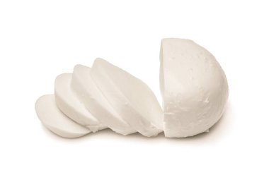 Beyaz arkaplanda Mozzarella peyniri