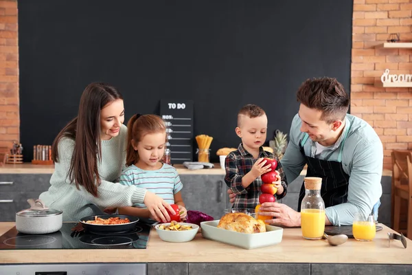 Young Family Cooking Together Kitchen — Stock Photo, Image