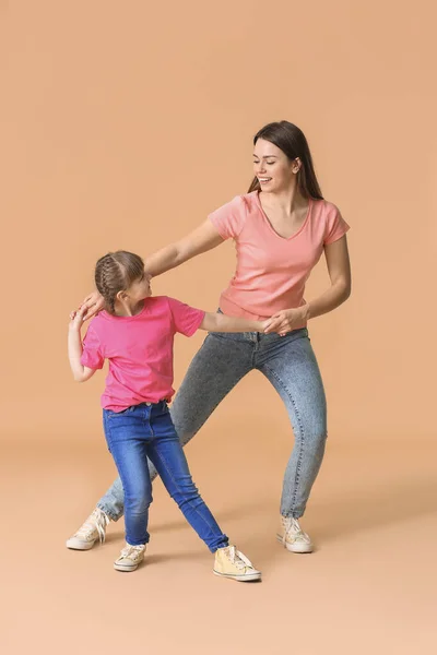 Happy Mother Her Little Daughter Dancing Color Background — 스톡 사진