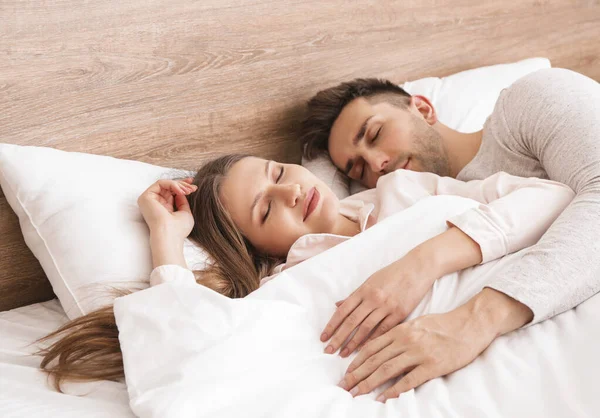 Young Couple Sleeping Bed — Stock Photo, Image