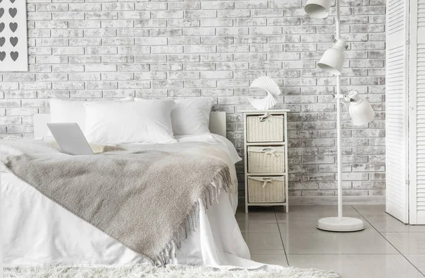 Interior Beautiful Modern Room Comfortable Bed — Stock Photo, Image