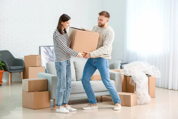 Young Couple Things New Flat Moving Day — Stock Photo, Image