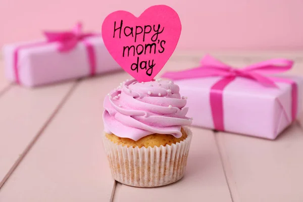 Sabroso Cupcake Para Día Madre Mesa — Foto de Stock