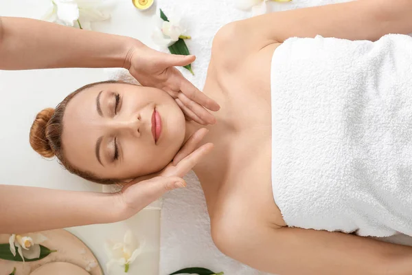 Beautiful Woman Receiving Massage Spa Salon — Stock Photo, Image