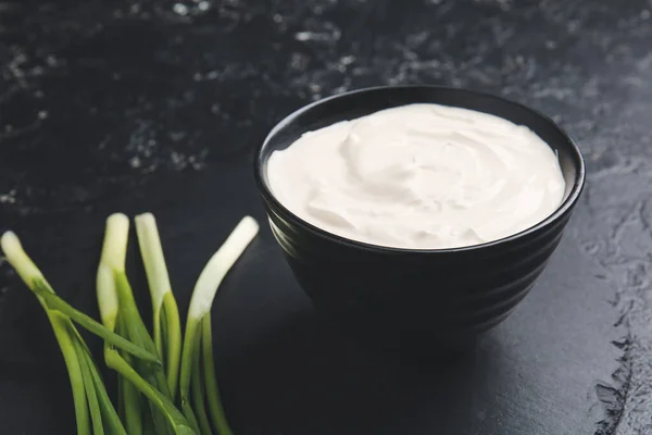 Bowl Tasty Sour Cream Green Onion Table — Stock Photo, Image