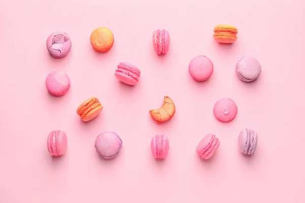 Leckere Macarons Auf Farbigem Hintergrund — Stockfoto