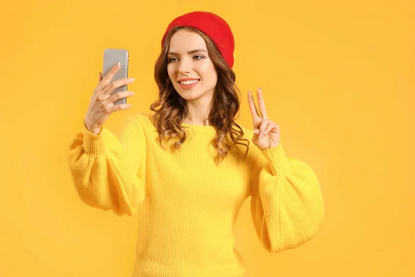 Young Woman Mobile Phone Taking Selfie Color Background — Stock Photo, Image