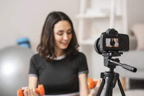 Female Blogger Recording Sports Video Home — Stock Photo, Image