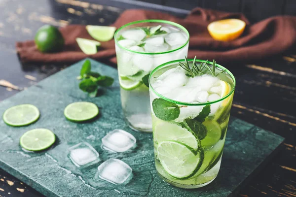 Glasses Fresh Lime Lemonade Table — Stock Photo, Image