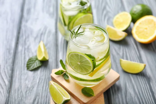 Verre Limonade Citron Vert Frais Sur Table — Photo