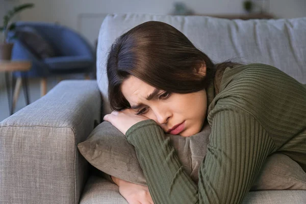 Mujer Joven Deprimida Casa — Foto de Stock