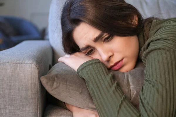 Mujer Joven Deprimida Casa — Foto de Stock