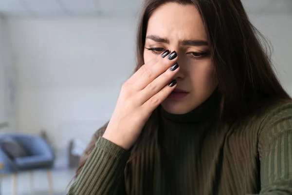 Mujer Joven Deprimida Casa — Foto de Stock