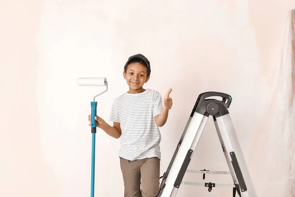 Little African American Painter Room — Stock Photo, Image