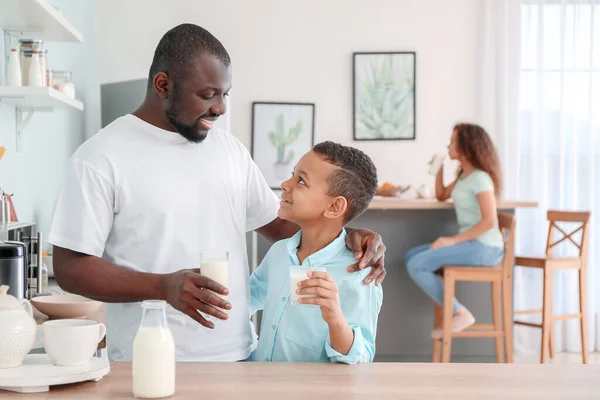 African American Boy His Father Drinking Milk Kitchen — Stock Photo, Image