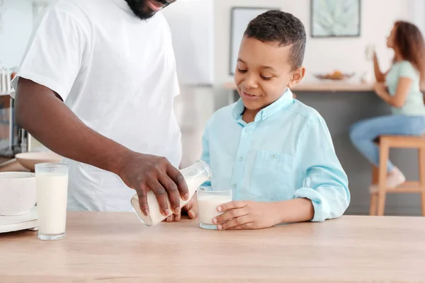 African American Boy His Father Drinking Milk Kitchen — Stock Photo, Image