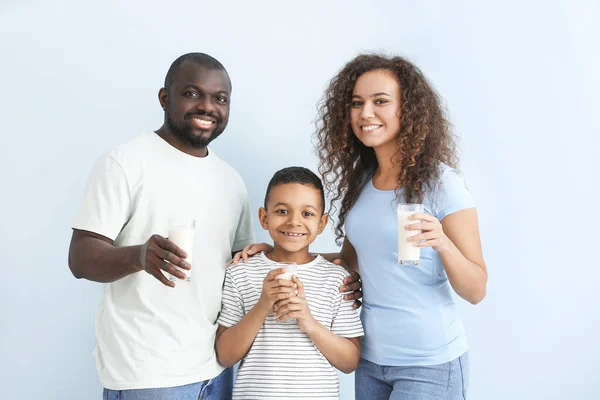 African American Family Milk Color Background — Stock Photo, Image