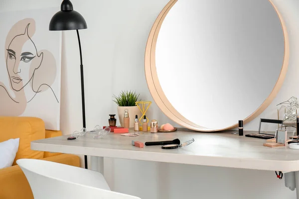 Lugar Trabajo Del Artista Maquillaje Interior Del Salón Belleza Moderno — Foto de Stock