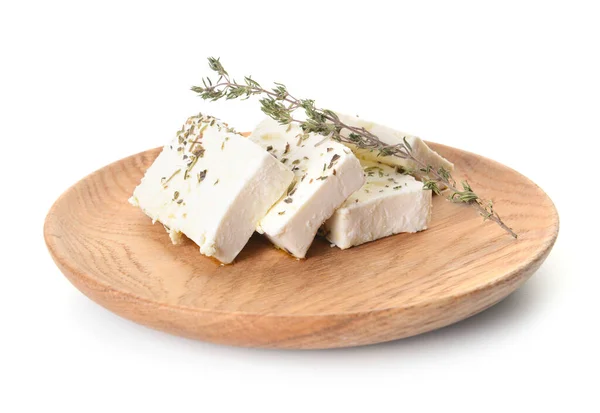 Assiette Avec Fromage Feta Savoureux Épices Sur Fond Blanc — Photo