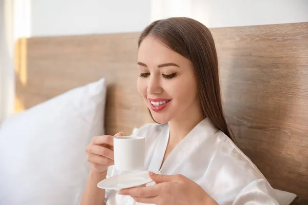 Morning Beautiful Young Woman Having Breakfast Bed — Stock Photo, Image