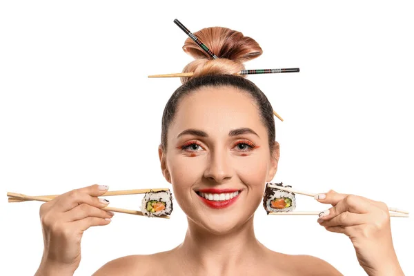 Vacker Kvinna Med Välsmakande Sushi Vit Bakgrund — Stockfoto