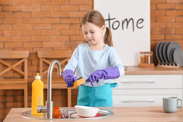 Little Girl Washing Dirty Dishes Kitchen — Stock Photo, Image
