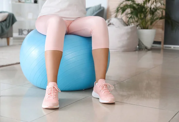 Young Woman Doing Exercises Fitness Ball Home — Stock Photo, Image