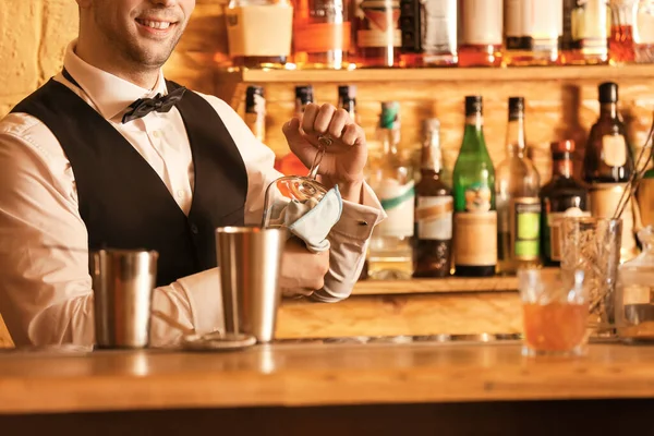 Male Bartender Wiping Glass Pub — Stock Photo, Image