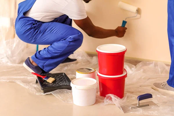 African American Painter Doing Repair Room — Stock Photo, Image